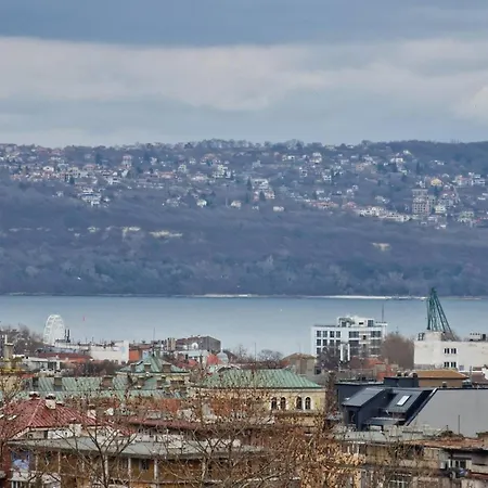 Апартамент Варна Център Пирин 50 Appartement Varna